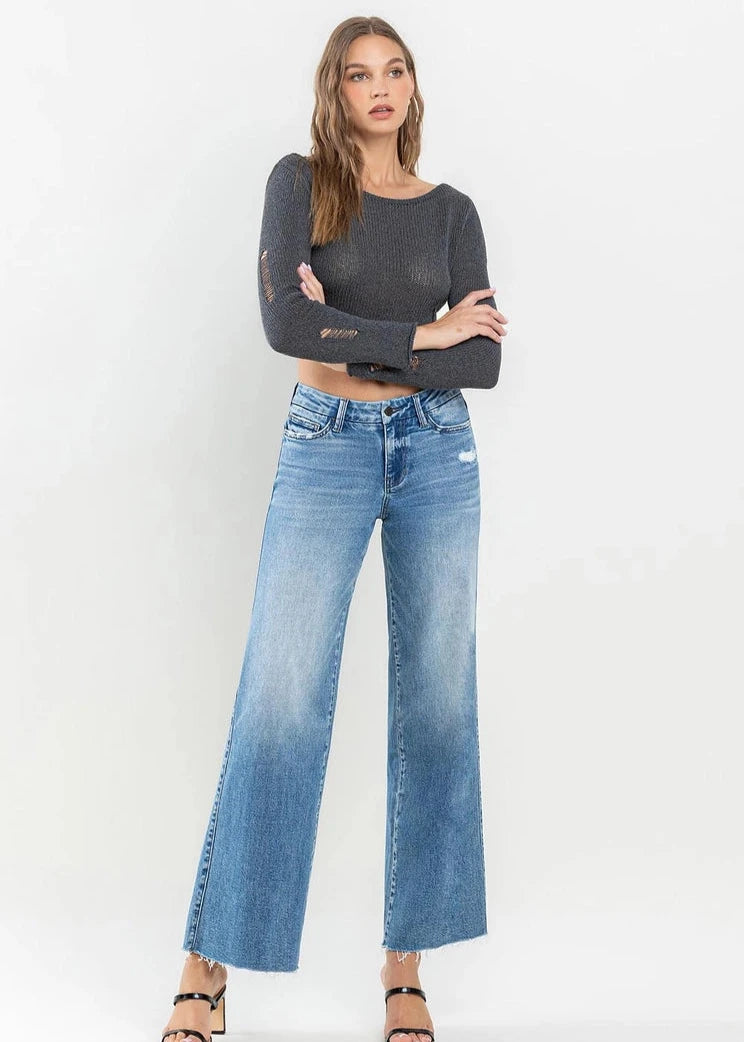 Mid Rise Magic Jeans